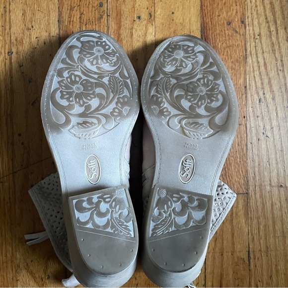 Sofft Shoes Dusty White Leather Eyelet Booties Size 10 - Picture 6 of 6